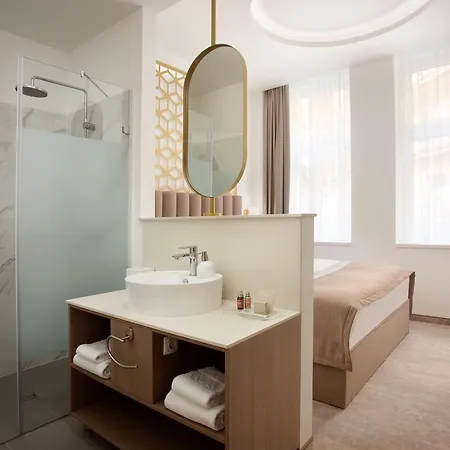 Hotel Mera 4*