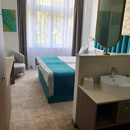Mera Hotel